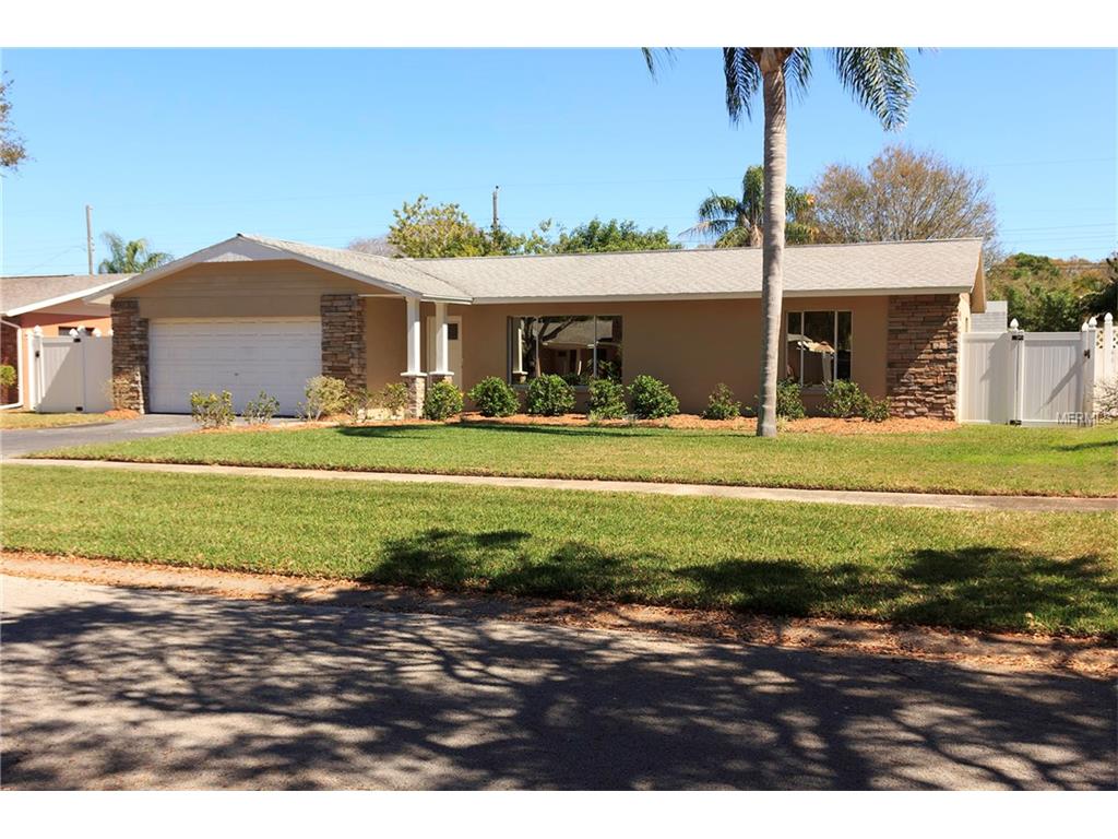 975 Deville Dr E, Largo, FL 33771 photo 1