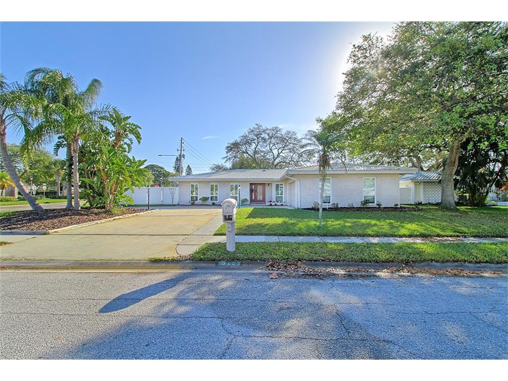 10195 Imperial Point Dr E, Largo, FL 33774 photo 1