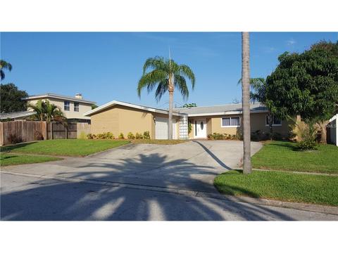 9873 Commodore Dr, Seminole, FL 33776 photo 1