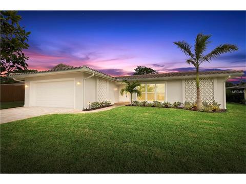10481 Imperial Point Dr E, Largo, FL 33774 photo 1
