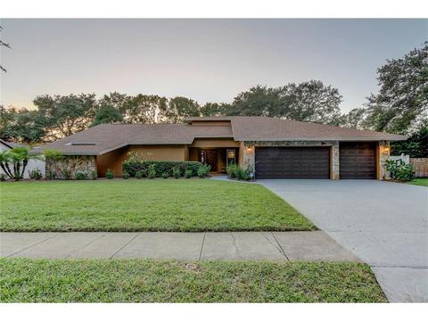 10452 Oak Leaf St, Largo, FL 33774 photo 1