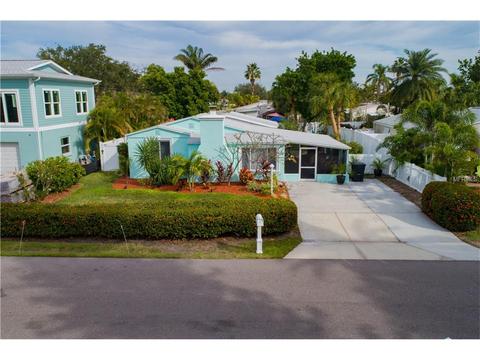 16107 3rd St E, Redington Beach, FL 33708 photo 1