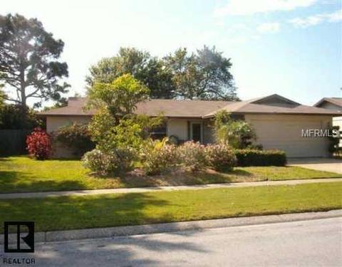 2406 Timbercrest Cir E, Clearwater, FL 33763 photo 1