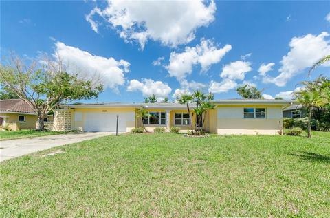 313 Cedar Ln, Largo, FL 33770 photo 1