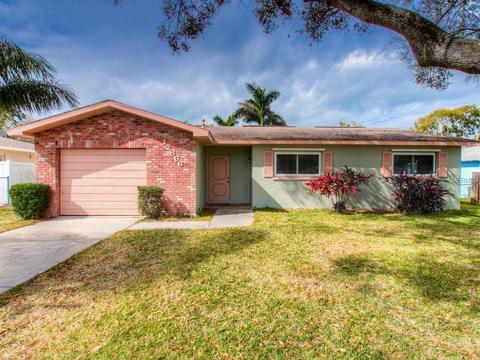 12866 Palm Dr, Largo, FL 33774 photo 1