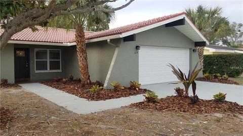 678 Circle Dr E, Largo, FL 33770 photo 1