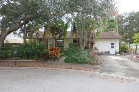 8036 Shadow Run Dr, Largo, FL 33773 photo 1