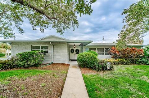 9498 Commodore Dr, Seminole, FL 33776 photo 1