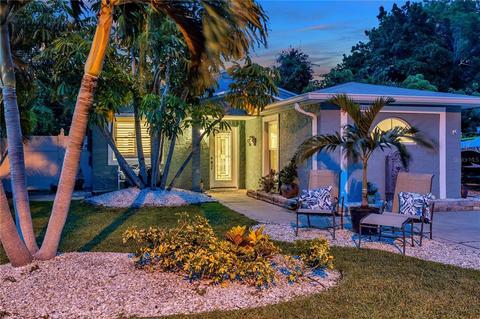 16111 2nd St E, Redington Beach, FL 33708 photo 1
