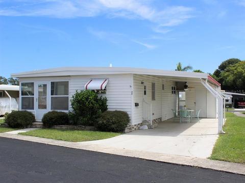 24 Thatch Palm St E, Largo, FL 33770 photo 1