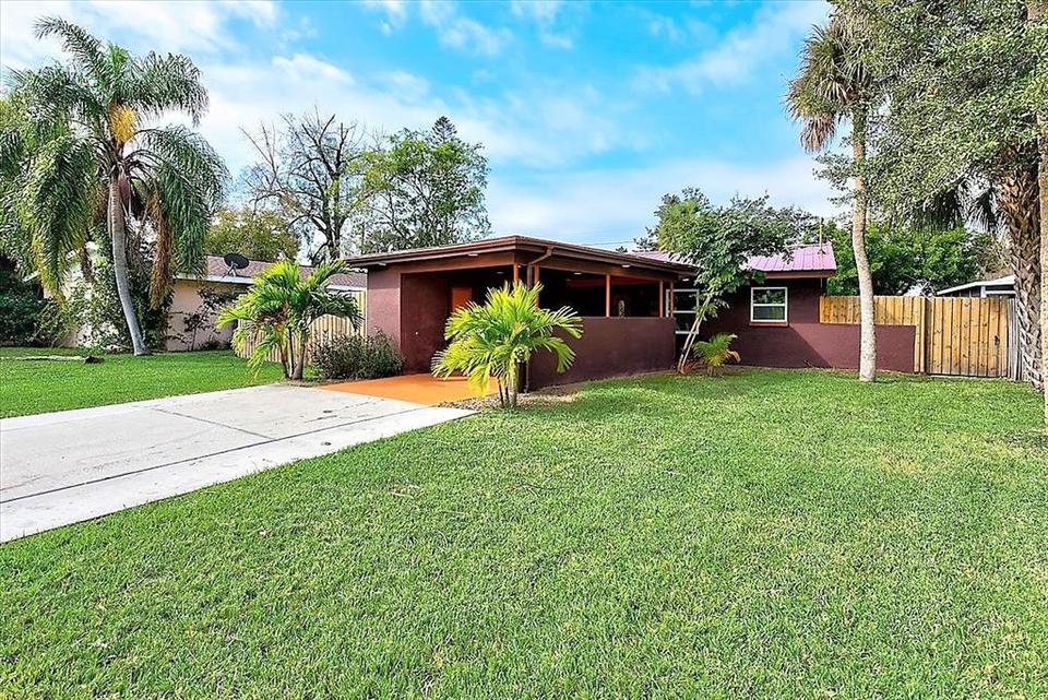 4310 Helena St NE, Saint Petersburg, FL 33703 30 Photos