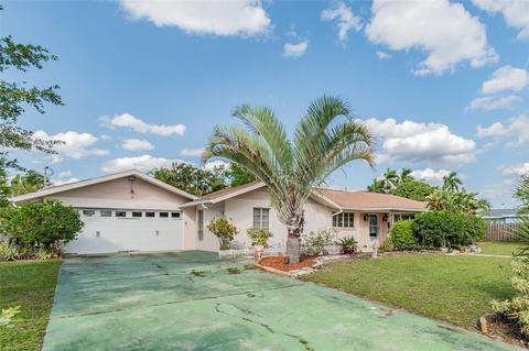 2415 Crescent Ct E, Bradenton, FL 34208 photo 1