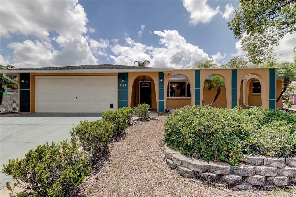  5742 Consuello Dr, Holiday, FL 34690 photo 1
