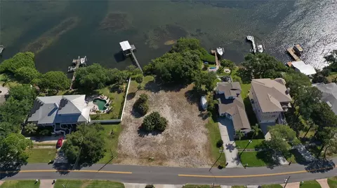 1532 Riverside Dr, Tarpon Springs, FL 34689