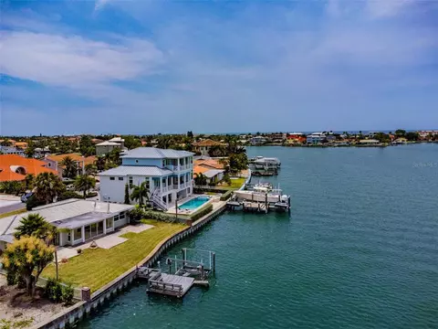 2244 Donato Dr, Belleair Beach, FL 33786