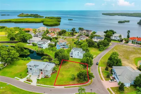 2101 Sandpiper Pointe Ct, Tarpon Springs, FL 34689