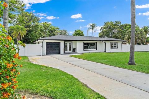 100 Palm Dr, Largo, FL 33770 photo 1