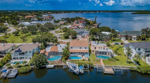 1934 Arrowhead Dr NE, Saint Petersburg, FL 33703