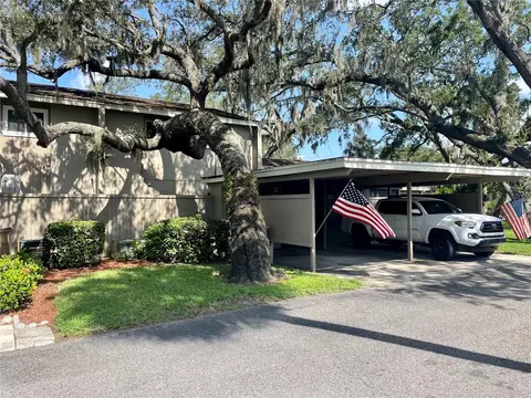 8606 Palm Ln, Temple Terrace, FL 33637