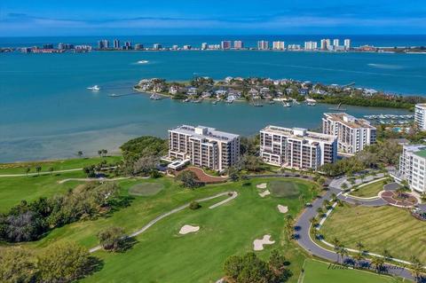6 Belleview Blvd #102, Belleair, FL 33756
