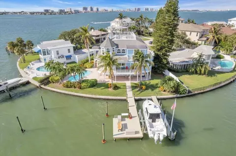 59 N Pine Cir, Belleair, FL 33756