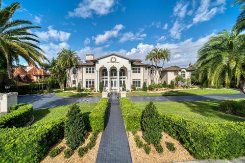 140 Willadel Dr, Belleair, FL 33756