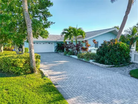 601 79th Cir S, Saint Petersburg, FL 33707