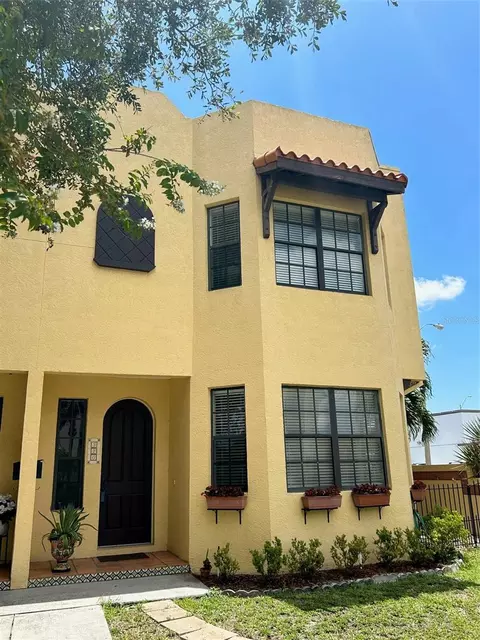 320 34th Ave N, Saint Petersburg, FL 33704