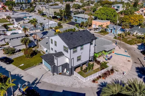 429 137th Avenue Cir, Madeira Beach, FL 33708