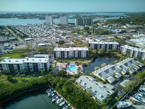 1324 Pasadena Ave S #305, South Pasadena, FL 33707
