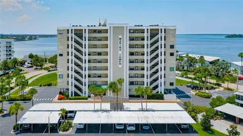 2530 Gary Cir #705, Dunedin, FL 34698