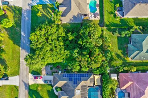 490 SW Kabot Ave, Port Saint Lucie, FL 34953