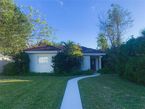 114 1st St, Belleair Beach, FL 33786