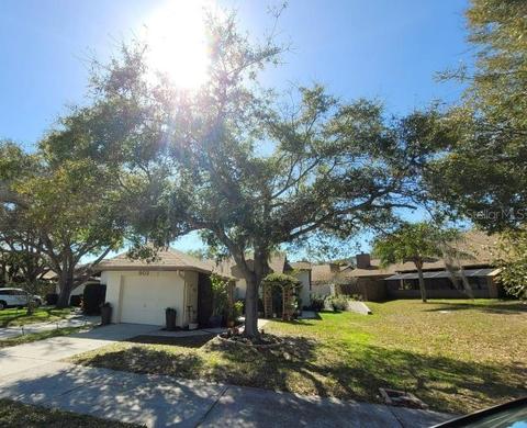 302 Parkside Ln, Safety Harbor, FL 34695