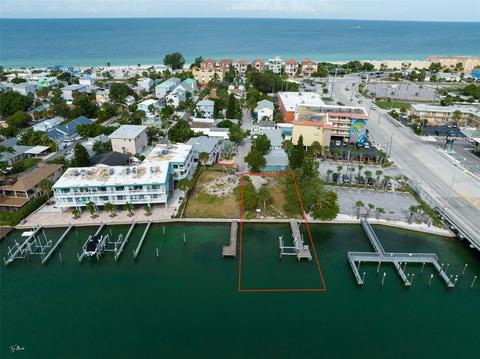 160 95 Ave, Treasure Island, FL 33706