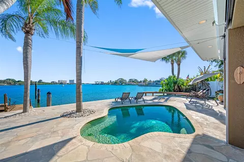 7804 Causeway Blvd S, Saint Petersburg, FL 33707