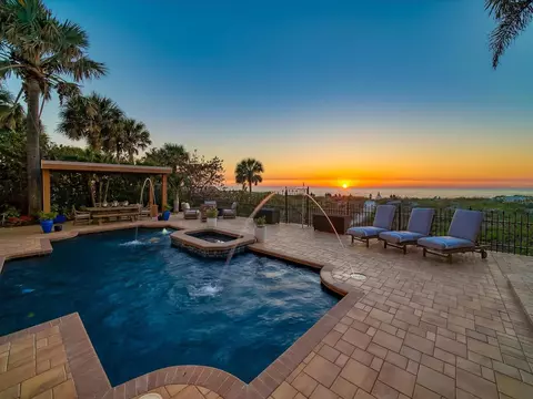 2 18th Ave, Indian Rocks Beach, FL 33785
