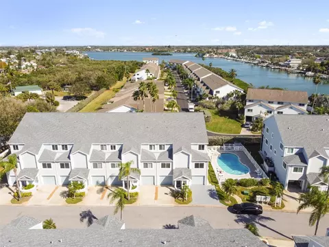 915 Harbour House Dr, Indian Rocks Beach, FL 33785