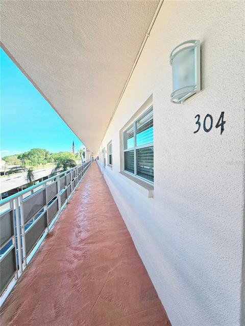 5623 80th St N #304, Saint Petersburg, FL 33709