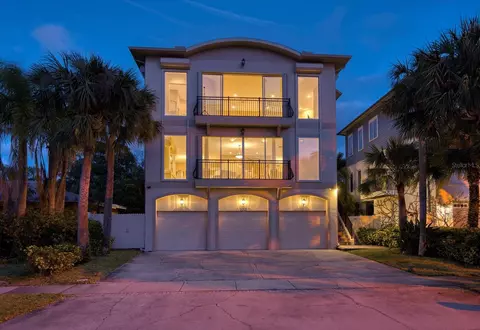 1015 Eldorado Ave, Clearwater Beach, FL 33767