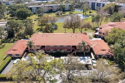 8110 Terrace Garden Dr N #204, Saint Petersburg, FL 33709