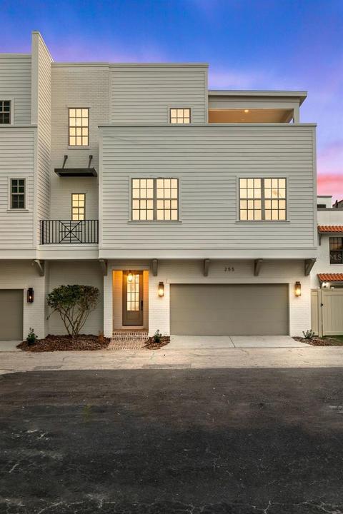 255 6th St S, Saint Petersburg, FL 33701