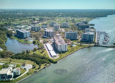100 Oakmont Ln #204, Belleair, FL 33756