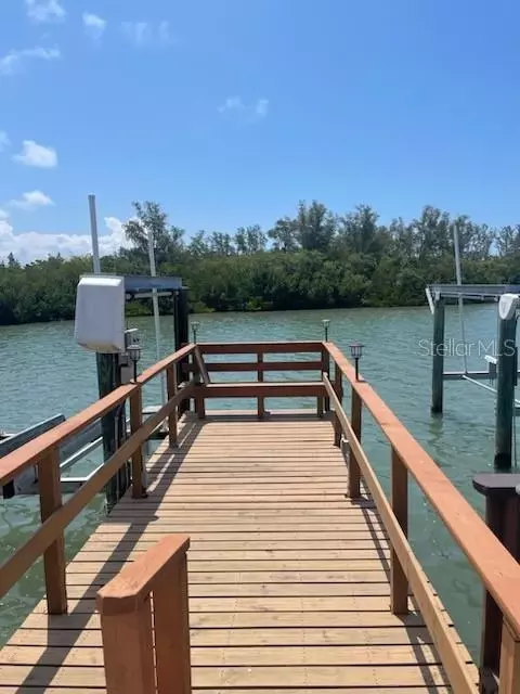 482 Boca Ciega Point Blvd S #482, Saint Petersburg, FL 33708