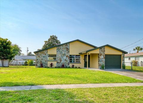 8600 Winter Haven Dr, Hudson, FL 34667