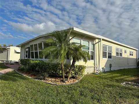 7194 Mt Arlington Dr NE #422, Saint Petersburg, FL 33702