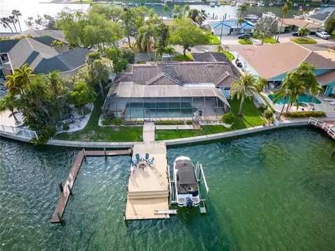 13 Leeward Is, Clearwater Beach, FL 33767