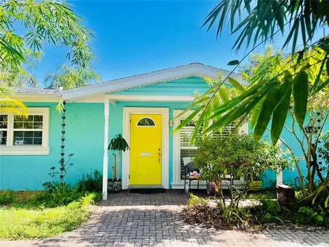 592 43rd Ave NE, Saint Petersburg, FL 33703