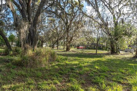 9323 Ripley Rd #B, Thonotosassa, FL 33592
