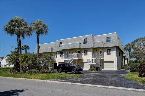 275 Capri Cir N #105, Treasure Island, FL 33706